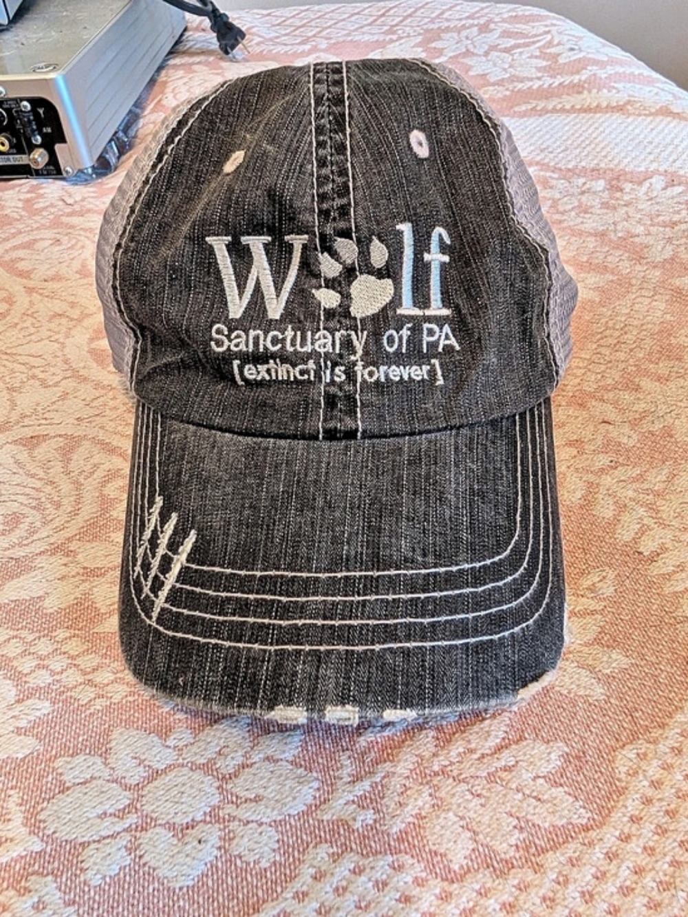 Wrangler Sanctuary of DA (excl. is forever) ) Black & Gray Trucker Hat